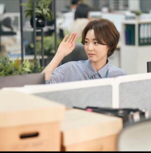 Lee Yeon-hee Instagram - 네 저에요!박윤조!😂🤣
박윤조의 고군분투 직장생활!!
아자!!!
.
#레이스#RACE#디즈니플러스#disneyplus #이연희#5월10일첫방송❤️