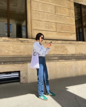 Lee Yeon-hee Instagram - 걷고걷고 또 걷구.
많이 걸어다닐수 있어서 좋은.