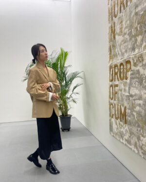 Lee Yeon-hee Instagram - 🖤
#프리즈서울#신세계#shinsegae