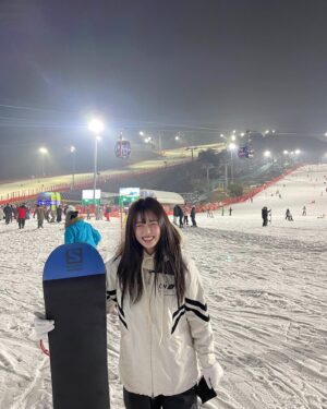 Lee Yoo-jin Instagram - 첫 보드☃️🏂🌟