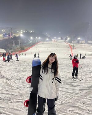 Lee Yoo-jin Instagram - 첫 보드☃️🏂🌟