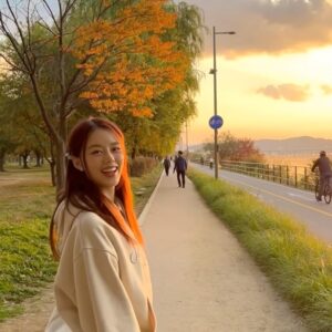 Lee Yoo-jin Instagram - 노을이 예뻐서💓🌅🐣🥰