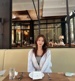 Lee Yoo-jin Instagram - ☺️✨💗