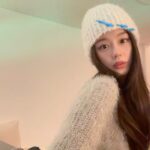 Lee Yoo-jin Instagram - 오랜만에 예쁜 티라운지에서 🦋🌷💓 #명동 #카페 #틈티라운지
