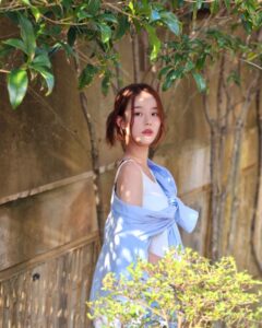Lee Yoo-jin Instagram - 🌱📸💕 갑자기 찍어주신 넘 마음에 드는 사진! 행복한 거제🥰