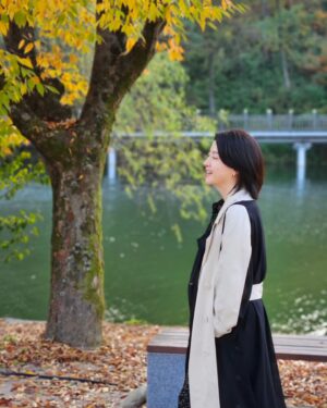 Lee Young-ae Instagram - 마에스트라 촬영중~ 가을만끽 소확행❤️

#마에스트라 #소확행