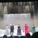 Lee Young-ae Instagram - 15년에 걸쳐 헨리크 입센의 23편 희곡을 모두 번역하신 김미혜교수님 존경합니다💜 벚꽃같은 아련한 울림 🌸🌸🌸 #연극 👍👍 #헨리크입센 #서울시극단 #욘 #노르웨이 #열정#도전