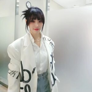 Lee Yu-ri Thumbnail - 4.4K Likes - Most Liked Instagram Photos