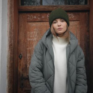 Lena Meckel Instagram - NO DUCK DOWN - Federfrei und trotzdem warm durch den Winter🤍🦆| Anzeige @opus_fashion