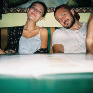 Lena Meckel Instagram - Auf Bild 6, die wohl schönste Toilette Sri Lanka‘s, auf der man nur zu gern ein paar Stunden verweilte… gefolgt von einem Moment der Erleichterung danach… #analog #shots