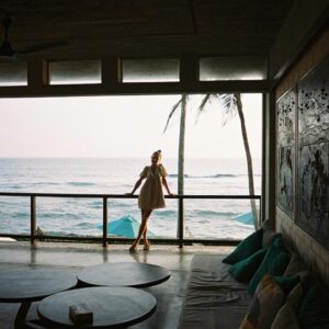 Lena Meckel Instagram - Auf Bild 6, die wohl schönste Toilette Sri Lanka‘s, auf der man nur zu gern ein paar Stunden verweilte… gefolgt von einem Moment der Erleichterung danach… #analog #shots