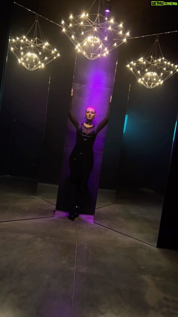 Lena Katina Instagram - Снимаем клип с @severvideo на новый сингл Такси backstage by @surkov_pasha