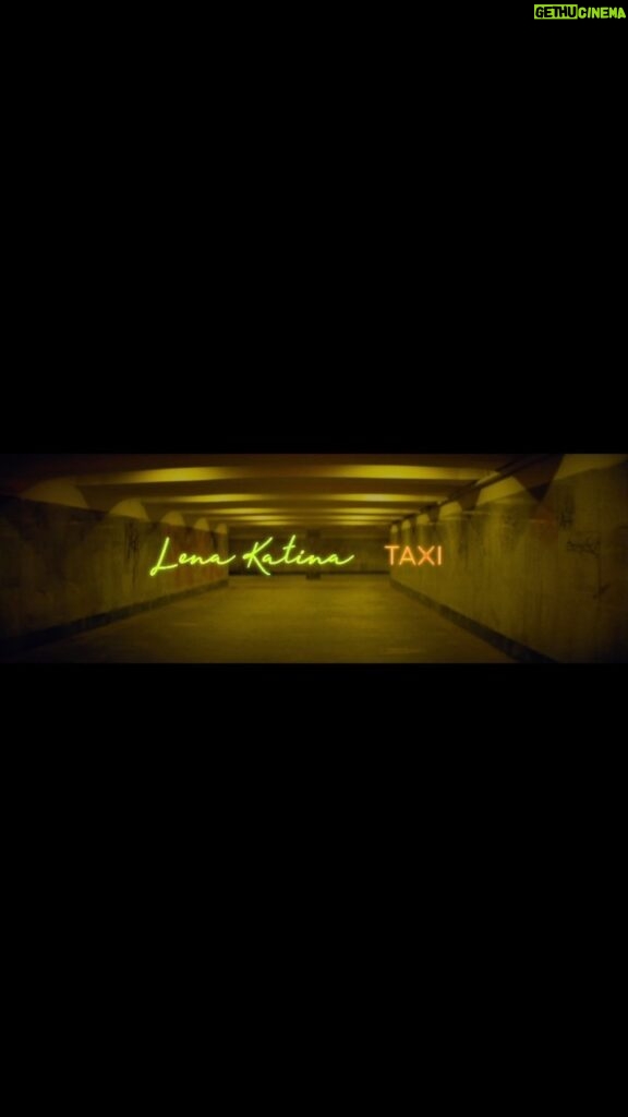 Lena Katina Instagram - Премьера клипа и релиз сингла Такси 27 января Video premiere on January 27 Shot by @severvideo 🎥 #такси #ленакатина #severvideo #lenakatina #taxi
