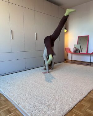 Lena Klenke Instagram - Me: when I finally have enough space for all my s***🤸🏼‍♀️🤸🤸‍♂️
let’s see how long I keep this in order haha. Happiest about a clean space with so much room. Thank you @tylko #mytylko
Anzeige