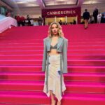 Lena Klenke Instagram - 24 h fun in Cannes with only the best of the best ❤️ Dressed in @vestiaireco styled by @leonievolk & me including some pre loved @acnestudios @jimmychoo @jilsander @bimbaylola thank you for having us @cannesseries, couldn’t be prouder to present this amazing show „the Zweiflers“ soon on @ardmediathek #anzeige