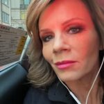Lena Philipsson Instagram - Rött ljus i trafiken. Hoppas på grönt. Happy friday!