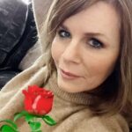 Lena Philipsson Instagram - ”Will you accept this rose?” #bachelorette #allahjärtansdag #aroseisaroseisarose
