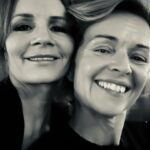 Lena Philipsson Instagram - Studie i svartvitt. Jag och @mystadig på middag i stan igår. Så mycket att prata om.