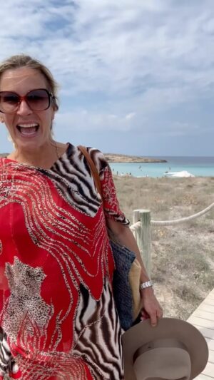 Lena Philipsson Instagram - En ljuvlig dag på Formentera

@nannegronvall @koffnersandra @pernillawahlgren @hedlund_hanna @lisastadell @jessicawahlgrennorman