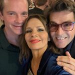 Lena Philipsson Instagram - Roligt igår när @jonas.gardell firade 60 år!!🥂🍾💋❤️ Grattis igen Jonas och tack för en fantastisk föreställning och fest! @henrik_johnsson.writer @poptonten