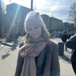 Lena Philipsson Instagram - Soligt väder. Vårkänsla vid Mauerpark. Och så fika.