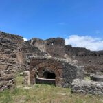 Leonor Seixas Instagram - Emocionada. Concretizei mais um sonho. Finalmente conheci Pompeia, que na verdade se diz Pompeios. É tão mais magnífica do que imaginei!!! Esta cidade romana ficou conhecida por ter sido o palco de uma enorme erupção vulcânica do Monte Vesúvio, que destruiu tudo. Foi em 79dc.