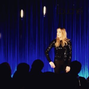 Lesli Karavil Instagram - Pardon sadece erkekler için mi?#içerdekadınstandupçıvar #standupcomedy #standupshow #turkishwomanstandupcomedian 17 Eylül @oyunatolyesi 24 Eylül @zorlu_psm @touche_psm