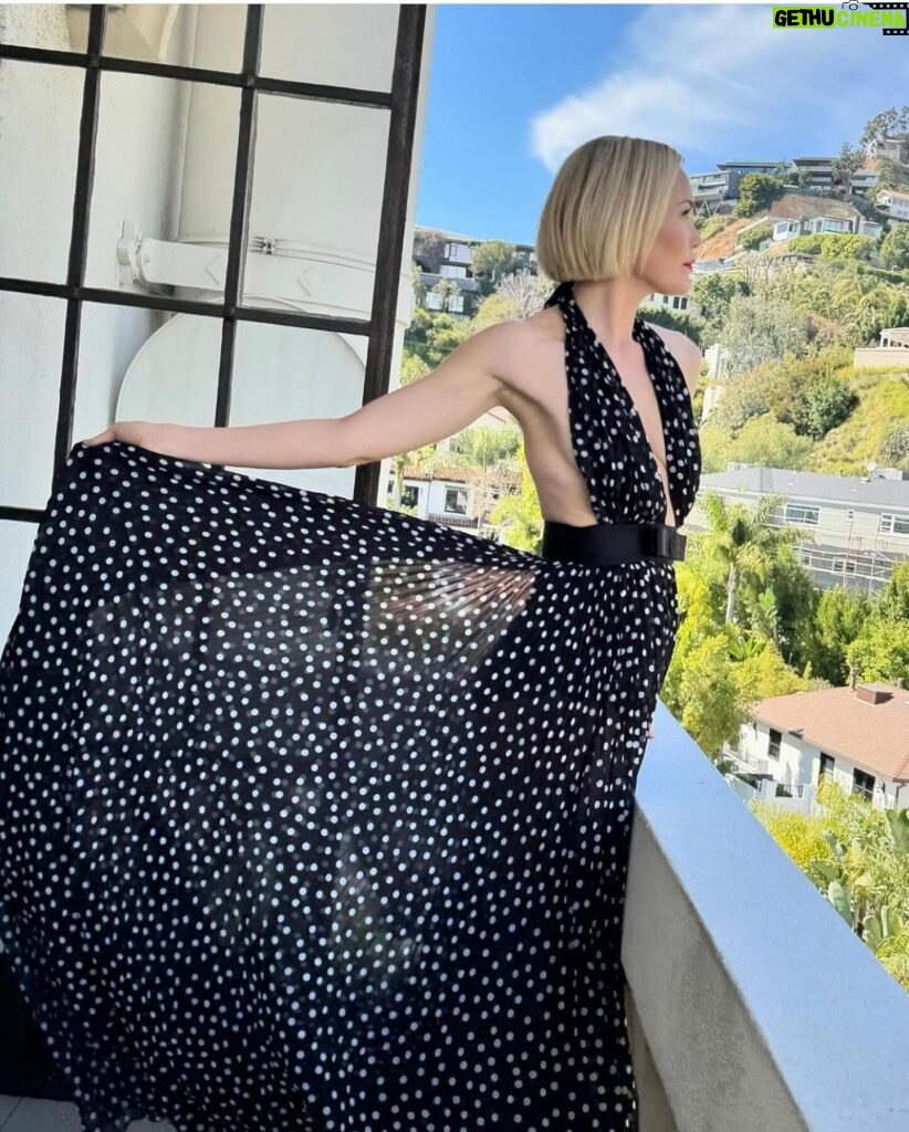 Leslie Bibb Instagram - la dolce vita... polka dot panacea courtesy of @dolcegabbana...#oscars grazie mille 🖤