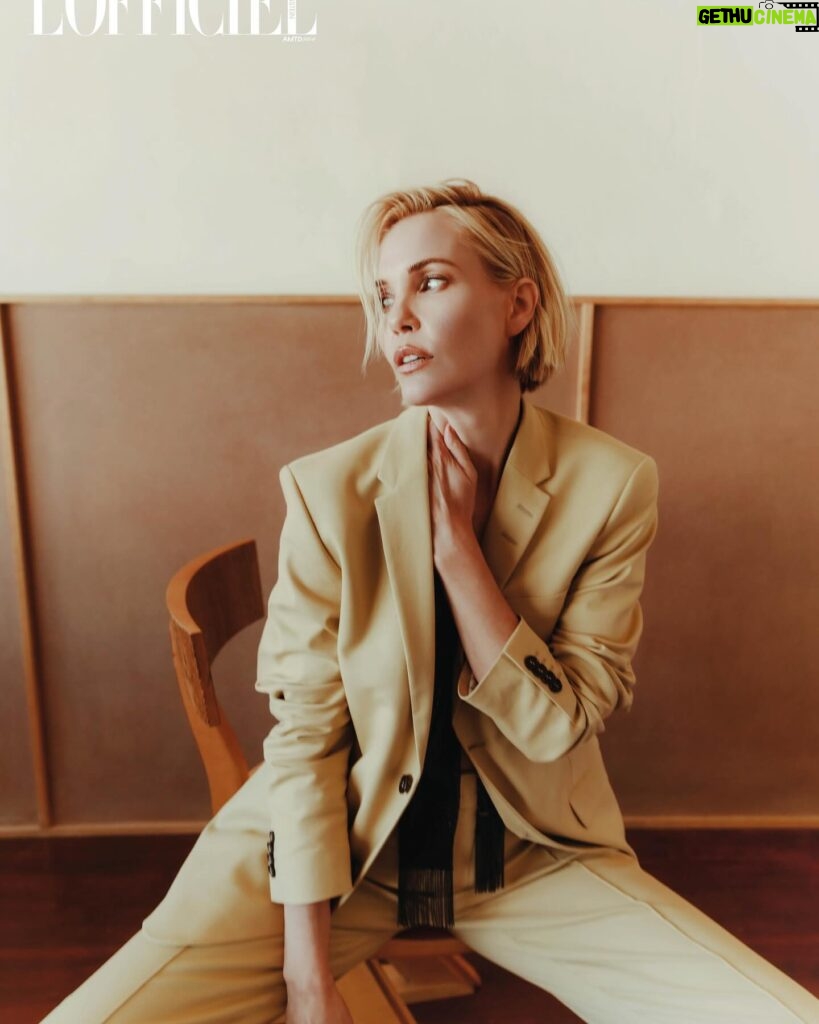 Leslie Bibb Instagram - it's l'officiel... i loved this shoot @lofficielliechtenstein we came, we shot, we talked all things @palmroyaletv, we conquered... swipe for the drama... thank you to the team behind making all this happen...issue is out now... 🖤lb photos: @samspencework styling: @theodore_hobbie hair: @hairbyjohnd face: @rachelgoodwinmakeup nails: @carlakaynails prod: @maieragency new episodes #palmroyale drop every wednesday on @appletv...