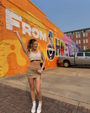 Leslie Golden Instagram - Texarkana 📍