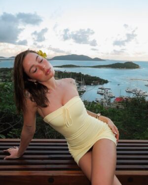 Leslie Golden Instagram - Puerto Rico ➡️ Tortola ➡️ Miami 🌴