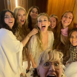Leslie Grossman Instagram - Billie and Austen got married and it was perfect ✨❤️