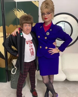 Leslie Grossman Instagram - I love this picture of Leslie. It’s exactly who he was. The most fun in the makeup trailer with the best stories and the biggest heart. A true joy to work with. Sending love to his people who loved him dearly.