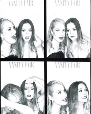 Leslie Grossman Instagram - Sometimes your mom leaves the house @vanityfair ✨