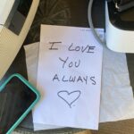 Leslie Grossman Instagram - My dad has Parkinson’s and dementia. This has been devastating for my family. My mom leaves notes like this for him everywhere. Tell your people you love them every chance you get.