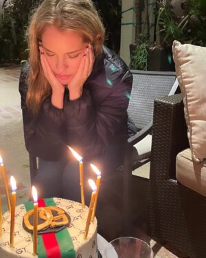 Leslie Grossman Instagram - Big birthdays call for big wishes. Not gonna get into a treatise about what culture tells women about aging and how we are supposed to feel like shit about it. I refuse to take part in that. I am so lucky to be here. Shannon didn’t get the chance to make it to 50 so I am going to do it for the both of us. Getting older is a privilege and I feel like I am just getting started.  Also I have such a cute picture of me and Goldie but she won’t let me post it🙄