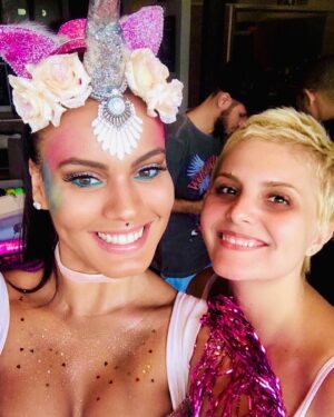 Letícia Lima Instagram - Unidos do Algoritmo, bora entregar engajamento 🍑 
.
Retrospectiva de fantasias! 💖
… da vez em que fui um unicórnio 🦄!
🌟 @blocodafavoritaoficial 
🌟 @sampaio_carol 
🌟 @micheldiamant 
🌟 Styling @erickmaia 
🌟 Make @alinevalentin