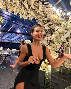 Letícia Lima Instagram - O clássico engaja algoritmo do stories pro feed!
🖤