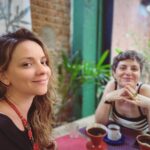 Letícia Tomazella Instagram - Uma atriz brasileira e uma atriz iraniana na Santa Cecília criando projetos mirabolantes pro futuro ❤️ @khazar_masoumi vc é phodona! 💃