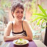Letícia Tomazella Instagram - Uma atriz brasileira e uma atriz iraniana na Santa Cecília criando projetos mirabolantes pro futuro ❤️ @khazar_masoumi vc é phodona! 💃