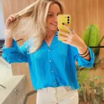 Letícia Tomazella Instagram - Ultra blaster loira, porque personagem manda em tudo na gente. Novo visu para nova jornada. 🎬💙 Cabelo feito pelo muso @gabriel_ferr @vitrini_oficial O conceito desse visu é criação da @paulavidald, a rainha do audiovisual nacional.