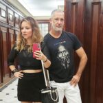 Letícia Tomazella Instagram - A gente posa no espelho, a gente se acha delícia, céus, como somos gostosos 😻 @sergio.roizenblit