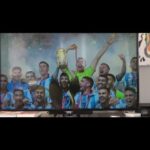 Letícia Tomazella Instagram - Muita emoção aqui em casa, torcendo pelos nossos hermanos! Tava rezando pra poder filmar a TV com nosso @leomessi erguendo a taça! Merece demais! Viva a América Latina! Viva o Messi! 💙