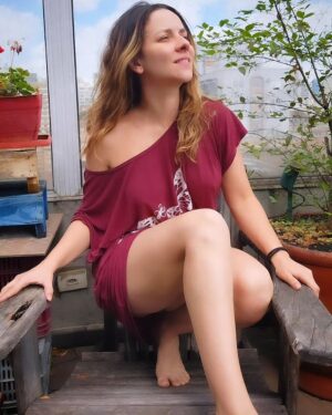 Letícia Tomazella Instagram - Fui tomar sol e decidi exibir as coxas. Apenas.
Beijos 💋
