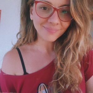 Letícia Tomazella Instagram - Eu carrego uma soberba intelectual por ter feito mestrado, perdoem-me.

Beijos, beijas e beijes

(E não, eu não acelerei o vídeo. Falo rápido assim mesmo.)