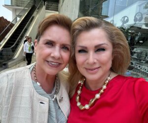 Leticia Calderón Instagram - Nuevamente juntas @raquelmorellmx con personajes y relación muy diferente @miamorsintiempo Feliz de verte Ma.