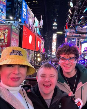 Leticia Calderón Instagram - 🎉Que final e inicio de año!!!! Lo más valioso con mis hijos 🥰