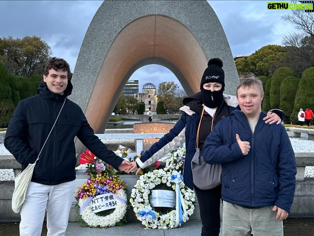 Leticia Calderón Instagram - Con la experiencia de viajar en el tren bala hacia Hiroshima. El Ave Fénix Impresionante y admirable. Y luego conociendo sus costumbres y comida. 🥘