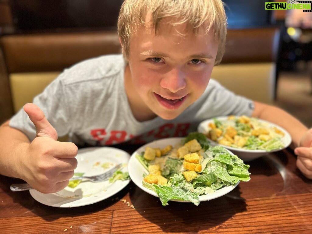 Leticia Calderón Instagram - Le gustará la ensalada César?? 🥗😛