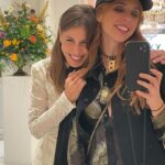 Leticia Dolera Instagram - Anoche celebramos la moda española y el talento y alegría de @teresahelbig de la mano de @yodona Y tuve la suerte de hacerlo acompañada de mujeres top @ruthllopis @mariam_hernan Gracias @valytyplace y @beautyexpertlancome